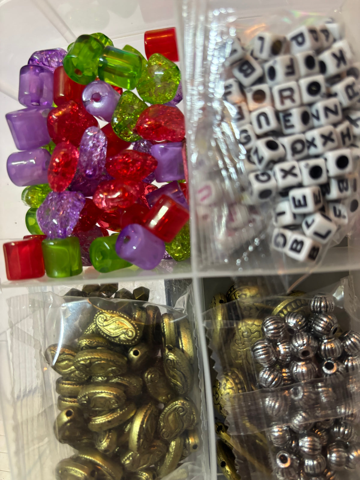 ✨ GRAND KIT CRÉATIF BIJOUX – 2456 PIÈCES ✨