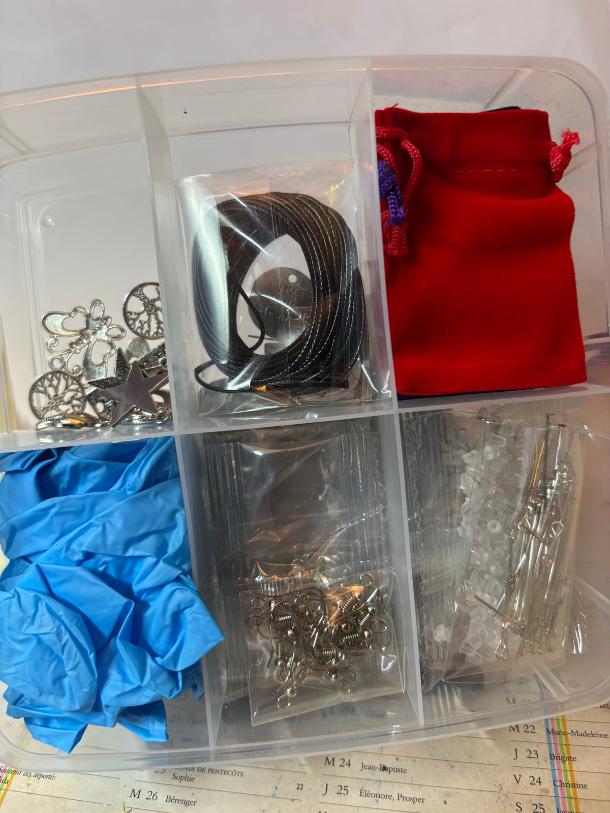 ✨ GRAND KIT CRÉATIF BIJOUX – 2456 PIÈCES ✨