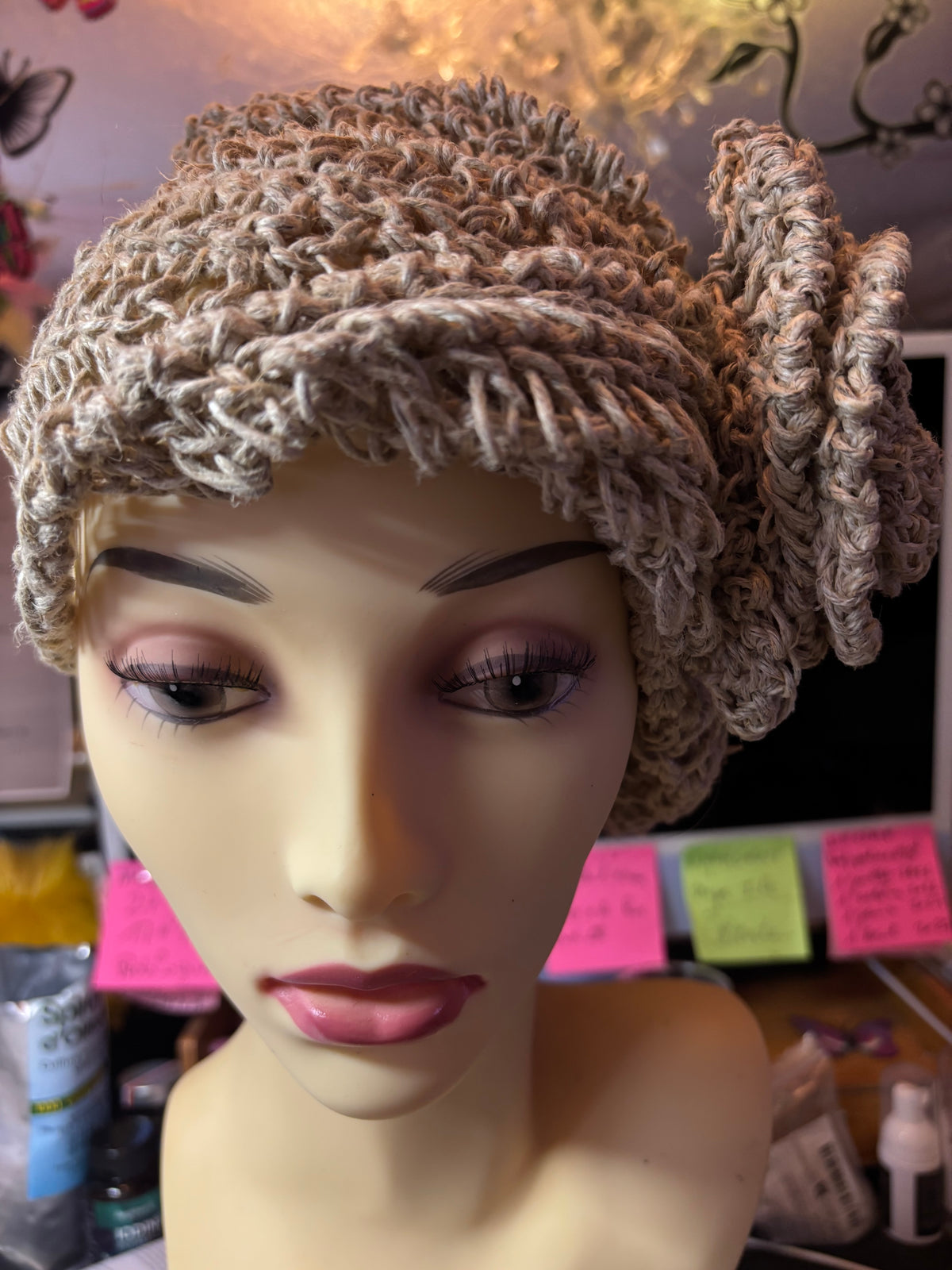 Bonnet Tressé Main – Création Artisanale Unique