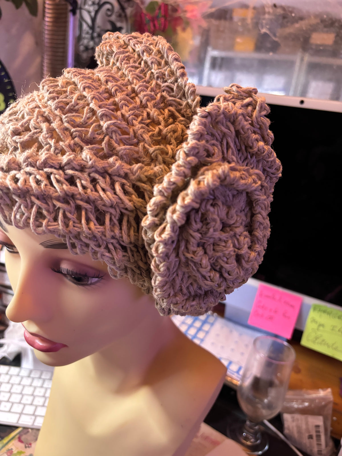 Bonnet Tressé Main – Création Artisanale Unique