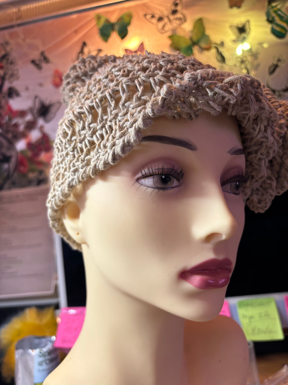 Bonnet Tressé Main – Création Artisanale Unique