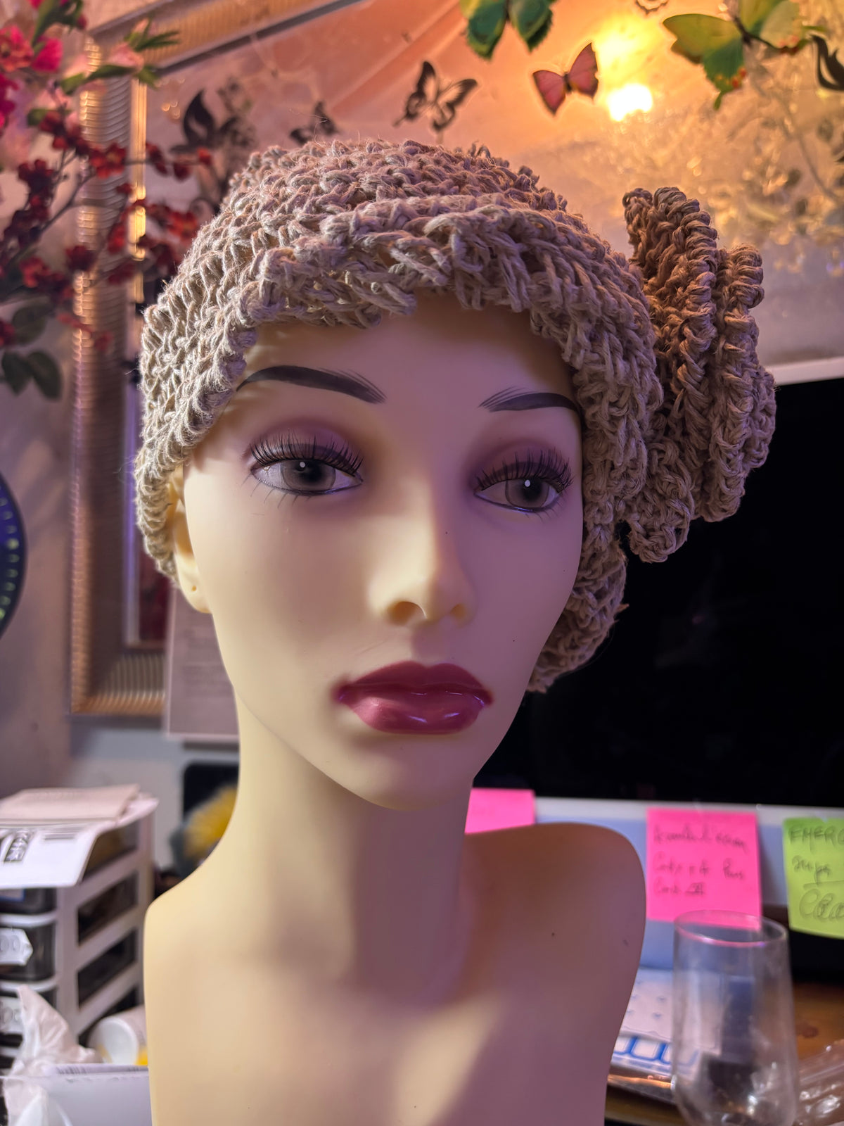 Bonnet Tressé Main – Création Artisanale Unique