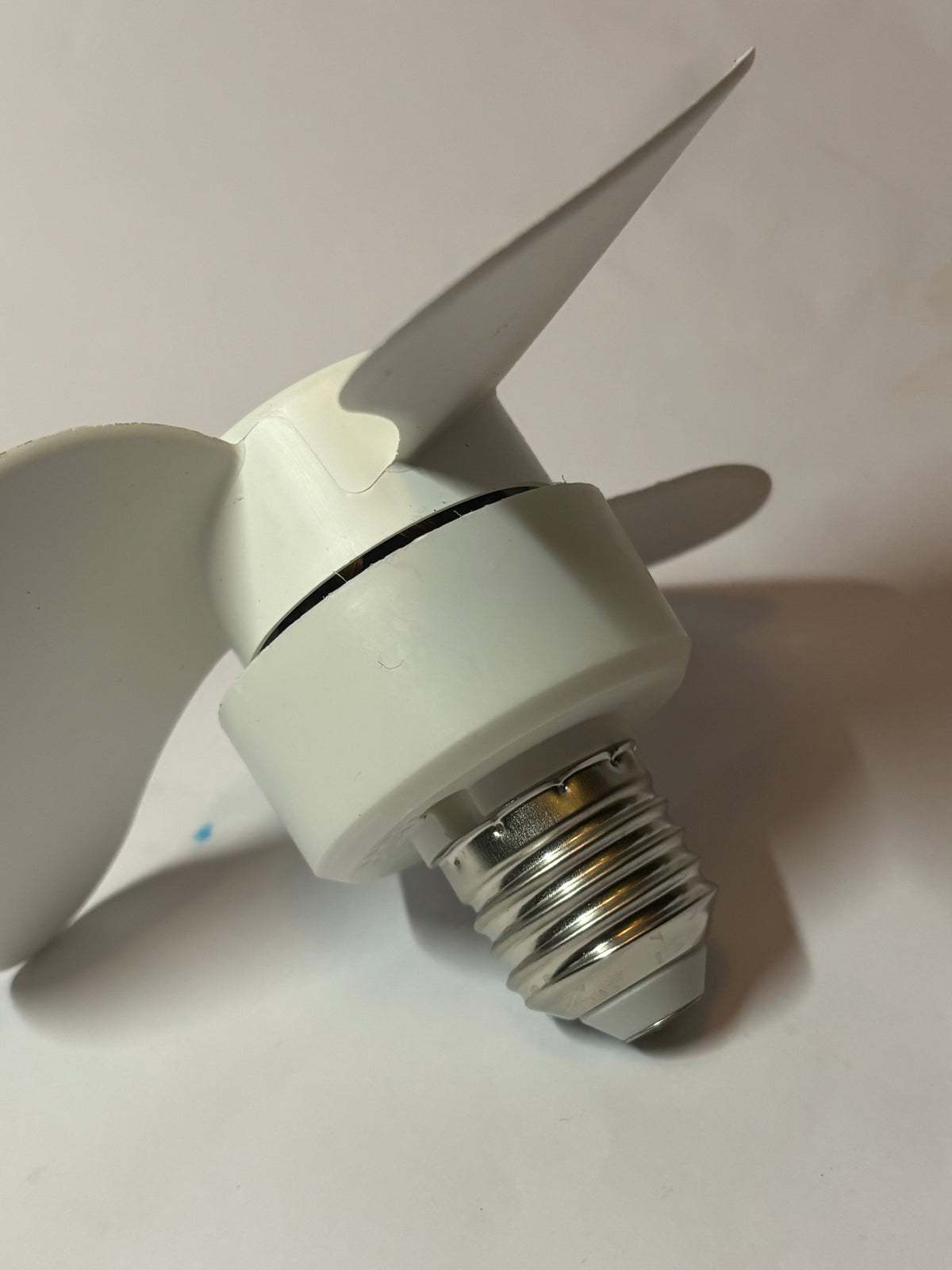 MINI VENTILATEUR E27 À VISSER