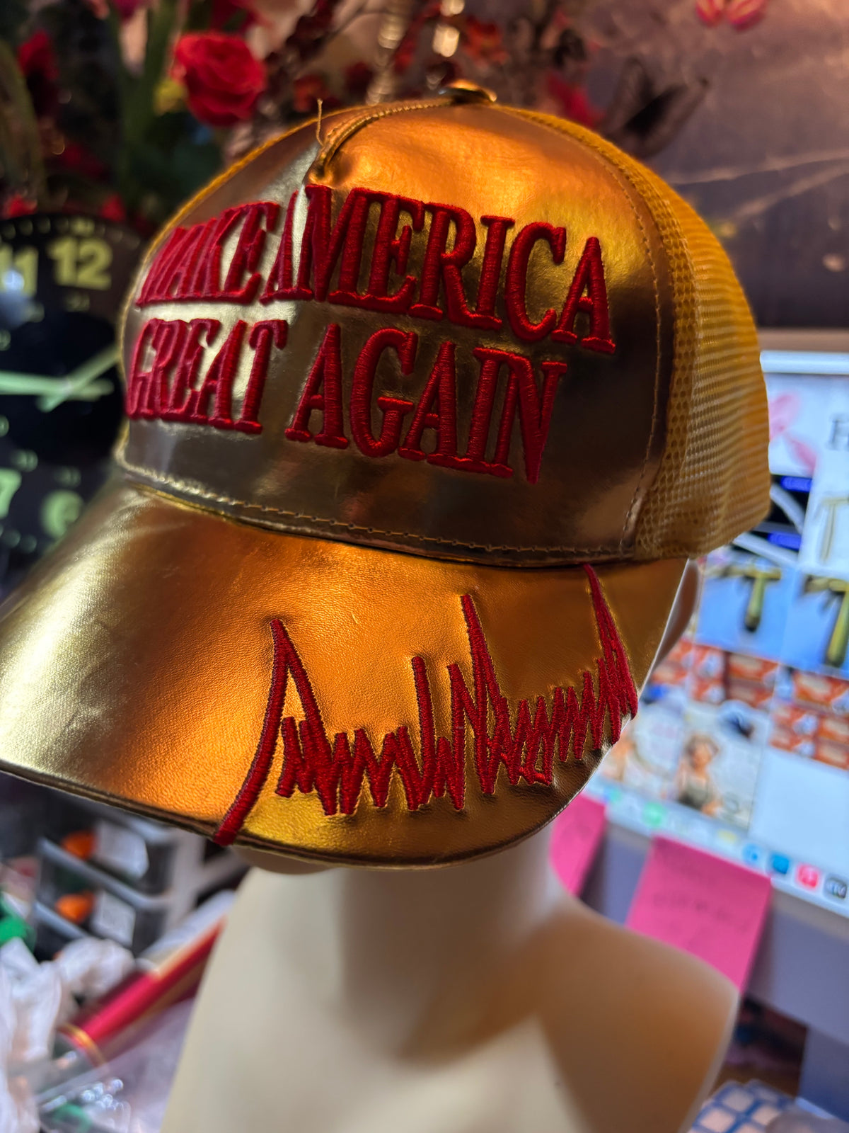 ✨ CASQUETTE "MAKE AMERICA GREAT AGAIN" OR MÉTALLISÉE ✨