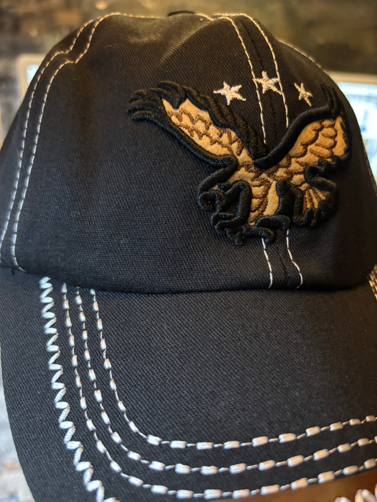 🦅 CASQUETTE NOIRE AVEC AIGLE BRODÉ RELIEF – VISIÈRE RIGIDE – STYLE WESTERN & BIKER 🦅