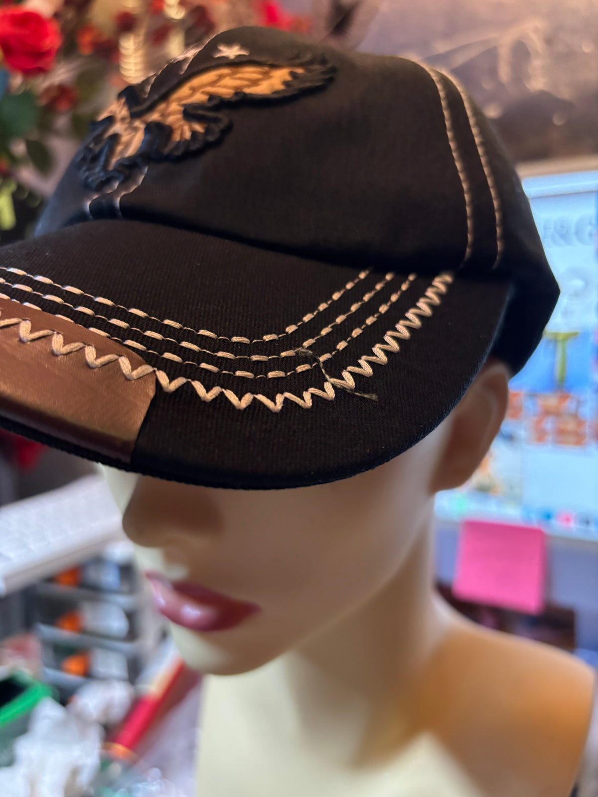 🦅 CASQUETTE NOIRE AVEC AIGLE BRODÉ RELIEF – VISIÈRE RIGIDE – STYLE WESTERN & BIKER 🦅