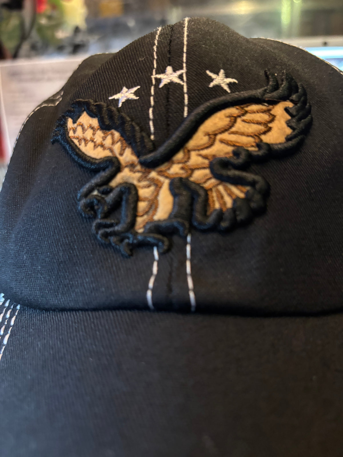 🦅 CASQUETTE NOIRE AVEC AIGLE BRODÉ RELIEF – VISIÈRE RIGIDE – STYLE WESTERN & BIKER 🦅