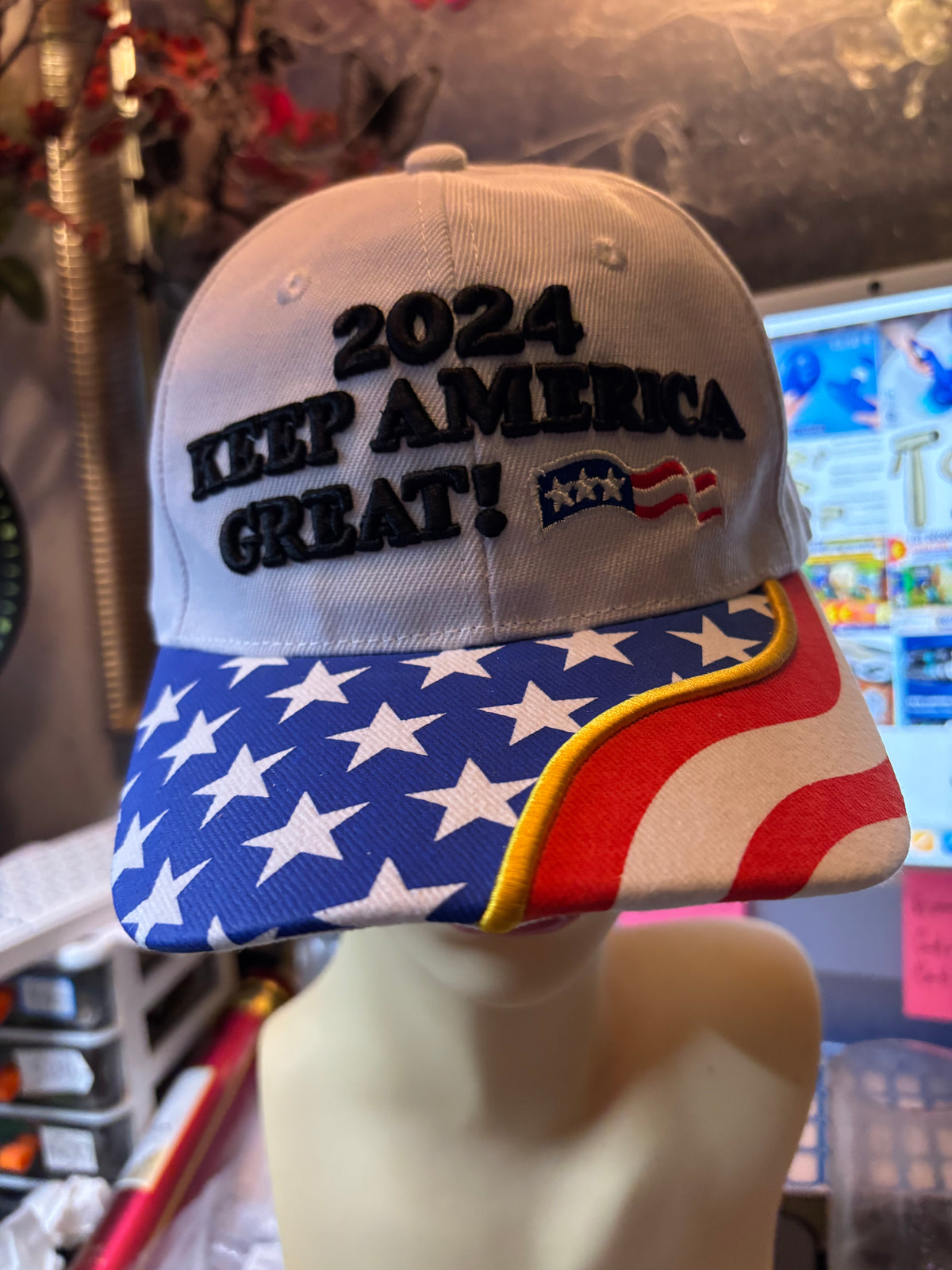 CASQUETTE BLANCHE USA – VISIÈRE DRAPEAU AMÉRICAIN 🇺🇸