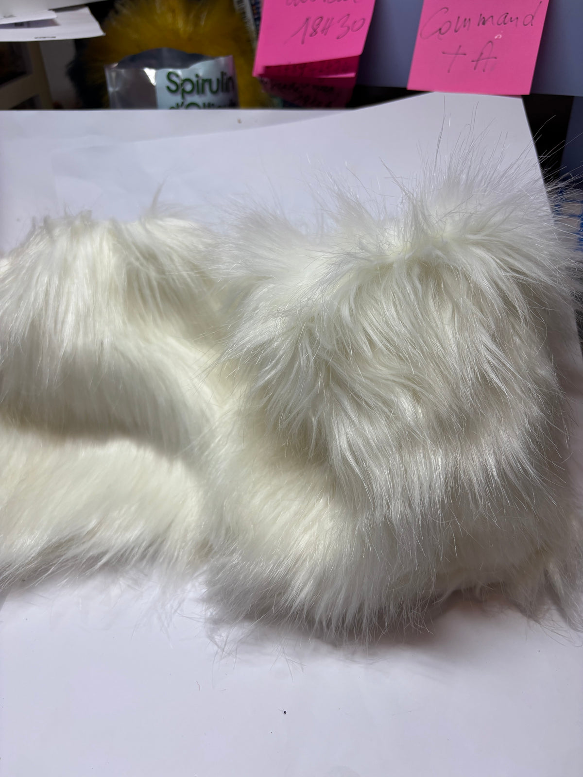 ✨ PAIRE DE MANCHONS EN FAUSSE FOURRURE BLANCHE ✨