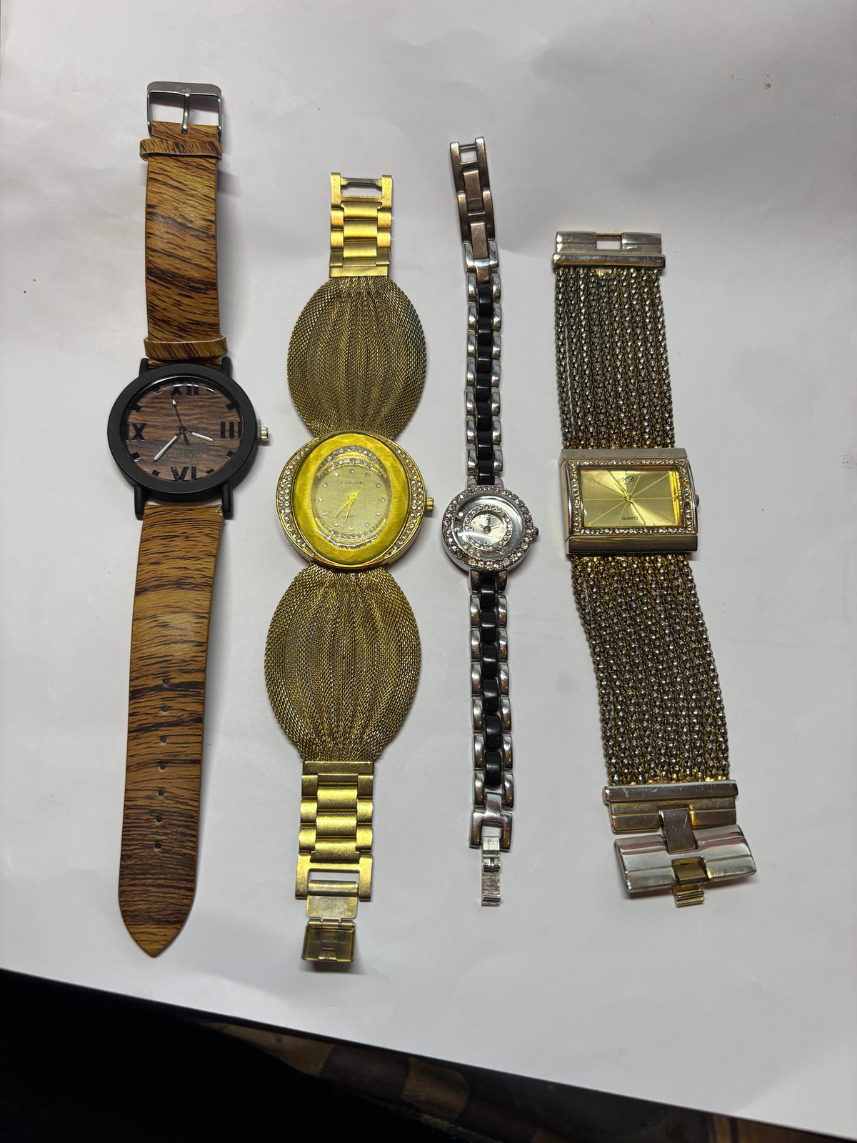 Lot de 4 montres