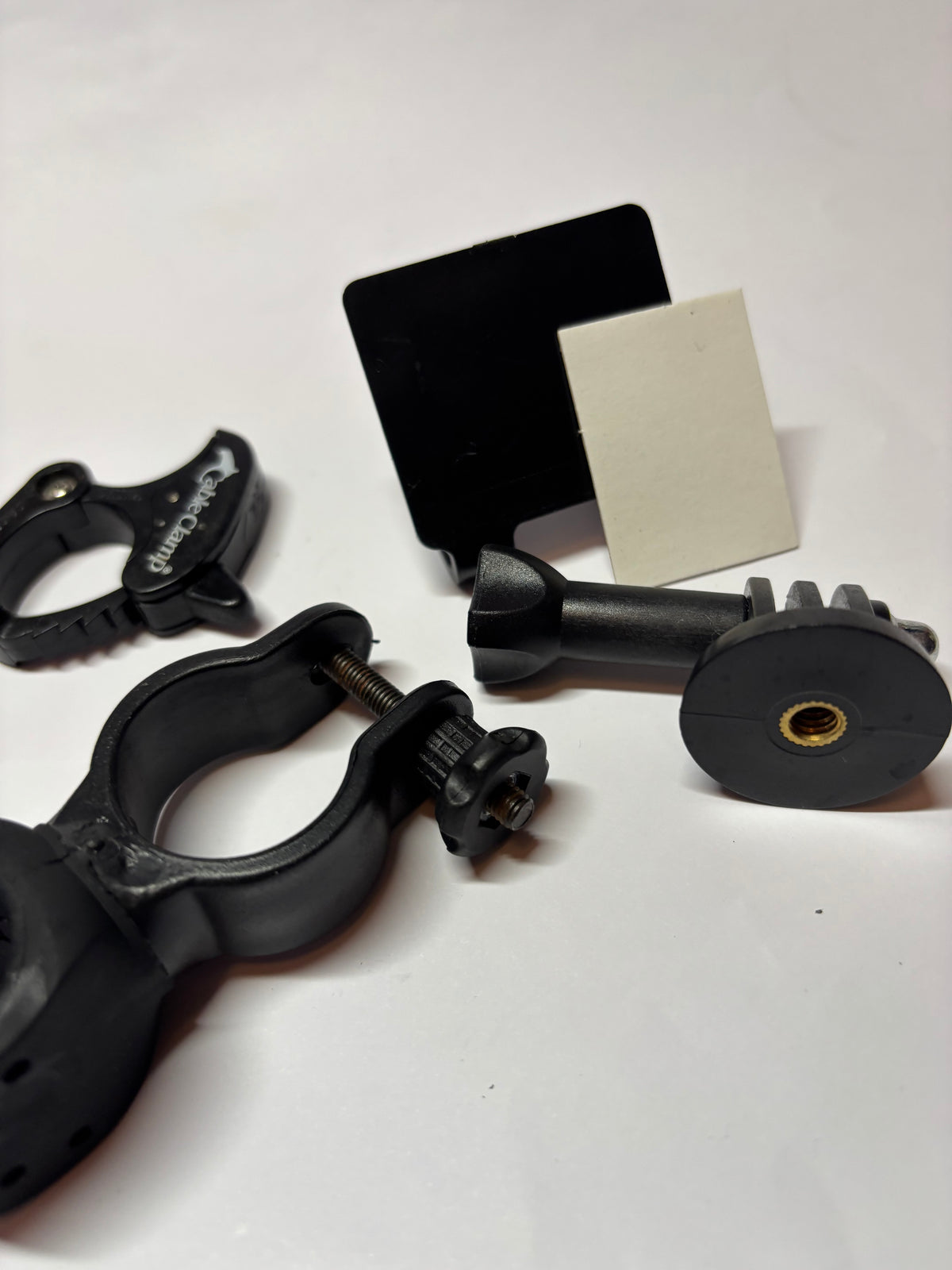 🚴 Support Universel pour Caméra Sport & GPS Vélo