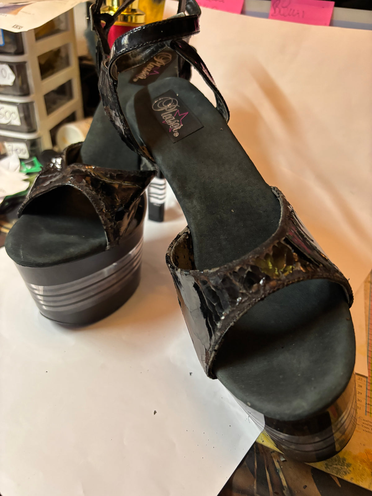 👠 PLEASER – CHAUSSURES À TRÈS HAUTS TALONS 👠