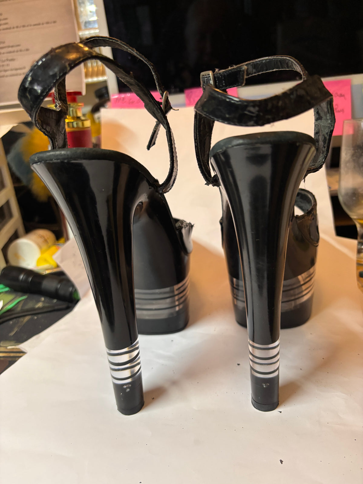 👠 PLEASER – CHAUSSURES À TRÈS HAUTS TALONS 👠