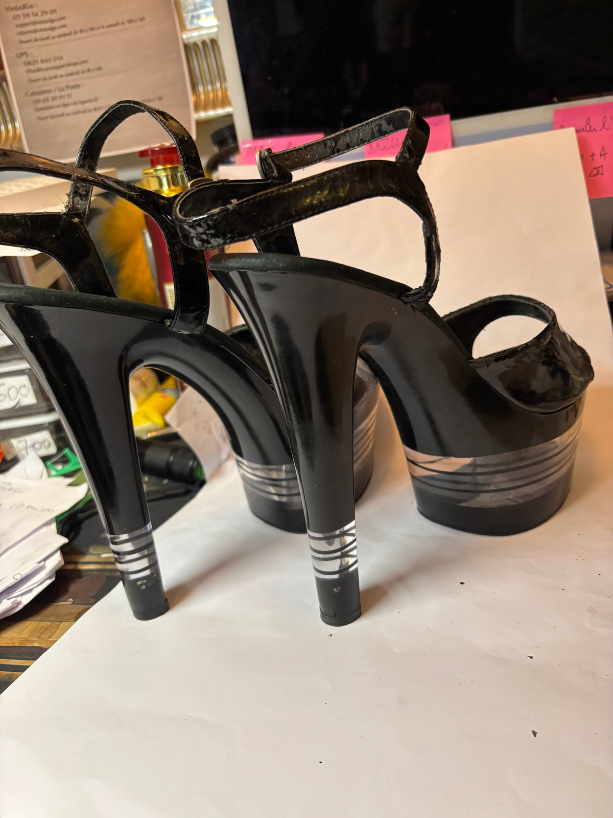 👠 PLEASER – CHAUSSURES À TRÈS HAUTS TALONS 👠