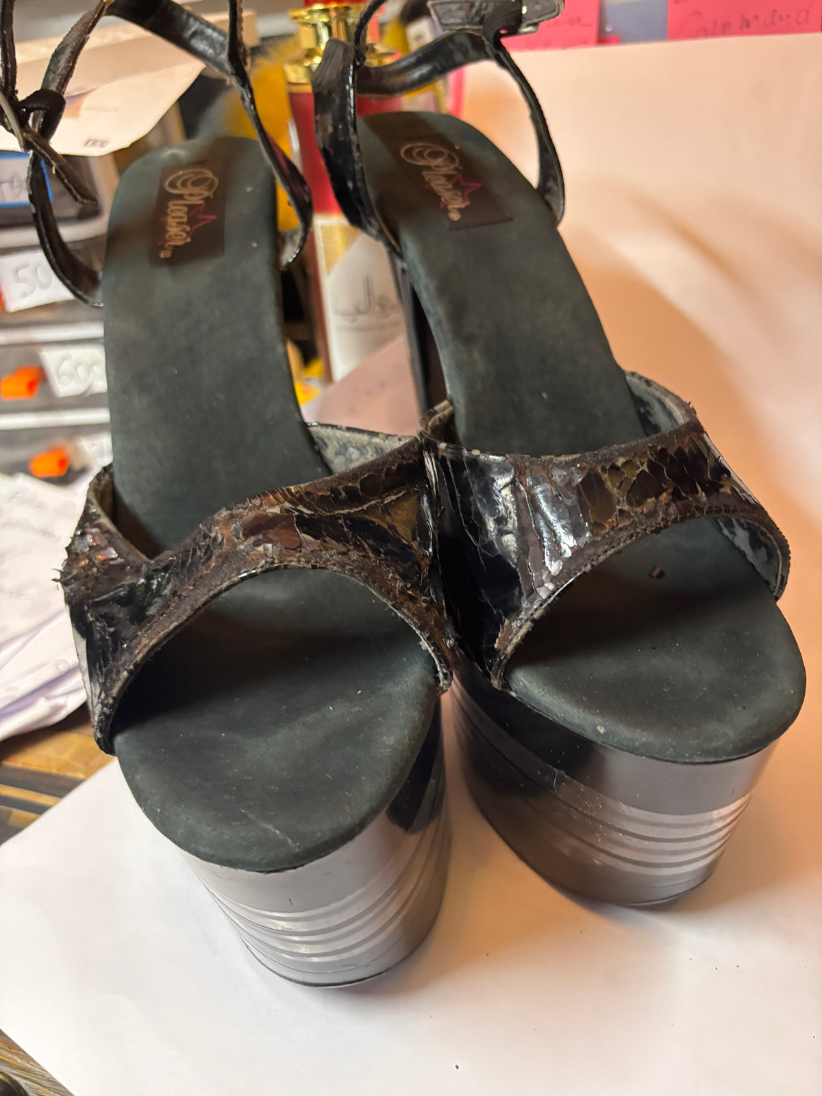 👠 PLEASER – CHAUSSURES À TRÈS HAUTS TALONS 👠