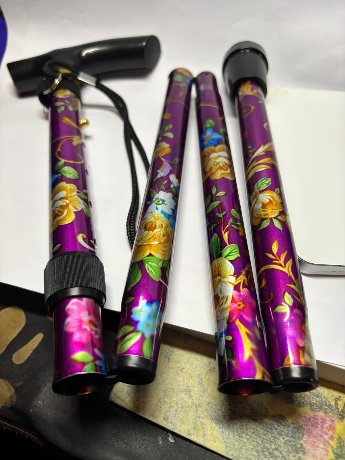 🌸 Canne de Marche Pliable Fleurie Violet & Or
