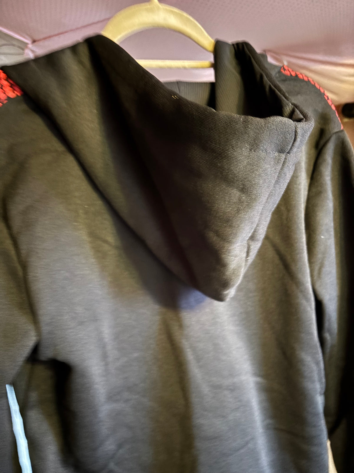 🔴⚫ Ensemble Survêtement Noir & Rouge à Pois – Taille M 🔴⚫