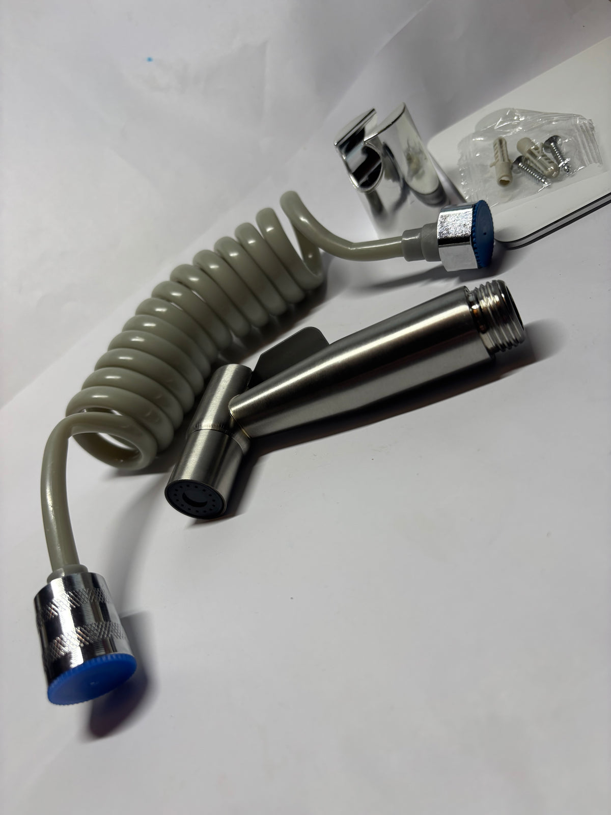 🚿 Douchette WC Pressurisée Grise – Hygiène, Nettoyage et Polyvalence !