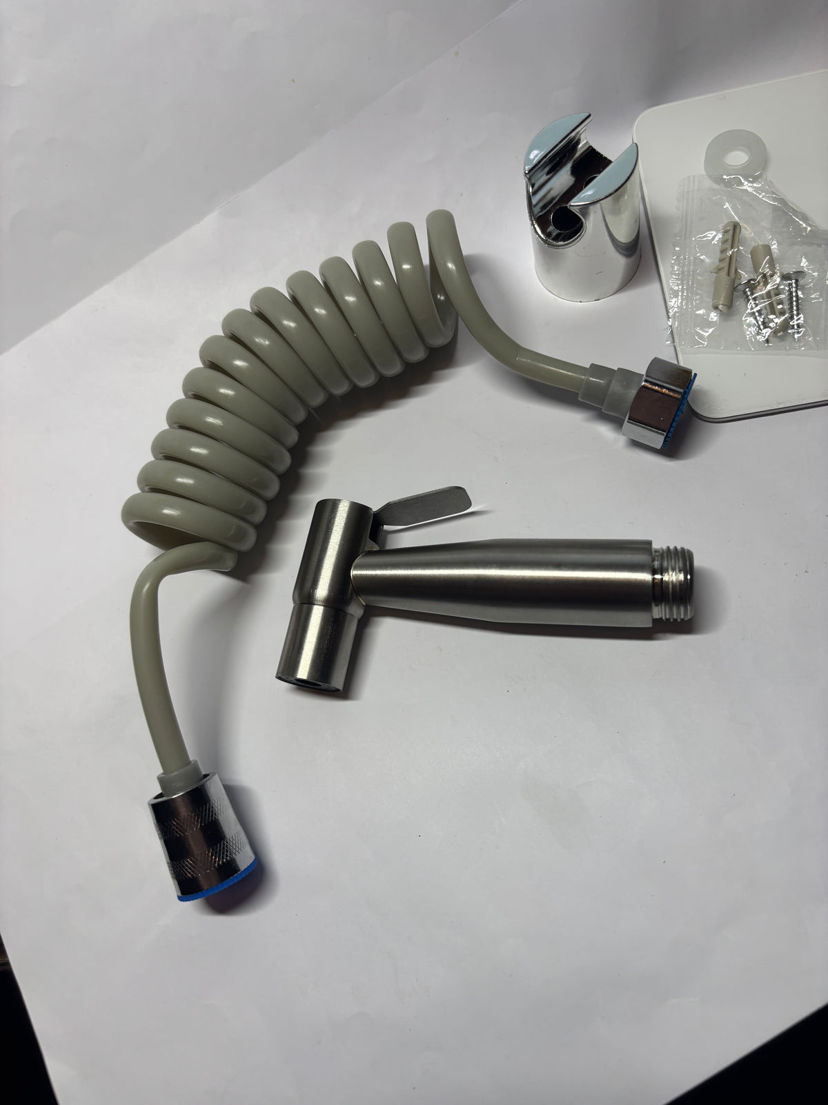 🚿 Douchette WC Pressurisée Grise – Hygiène, Nettoyage et Polyvalence !