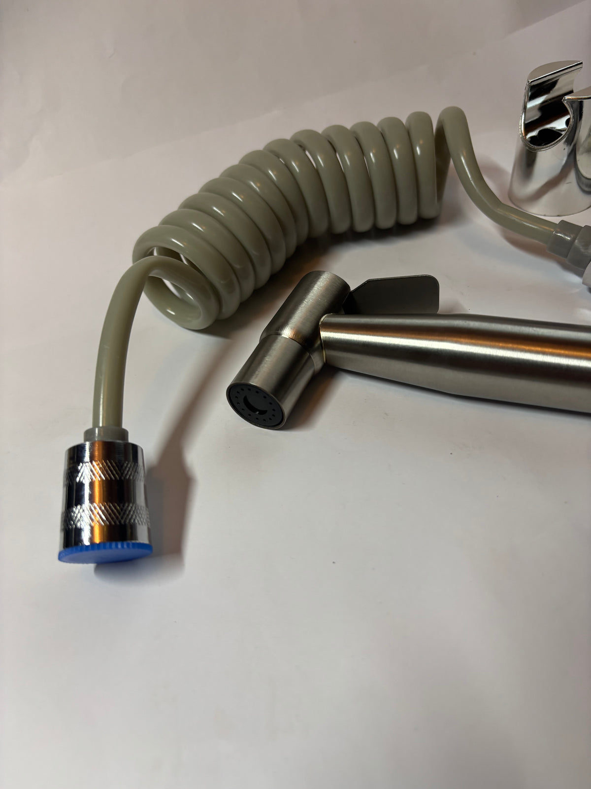 🚿 Douchette WC Pressurisée Grise – Hygiène, Nettoyage et Polyvalence !