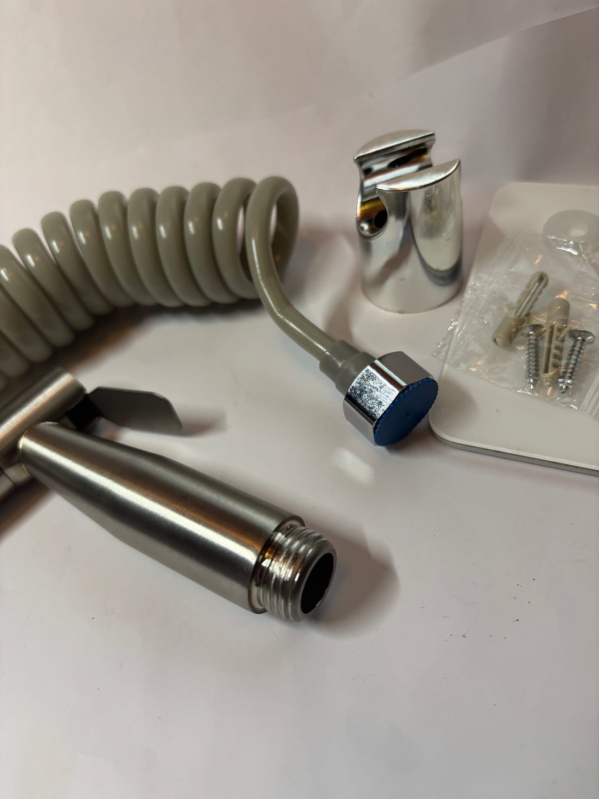 🚿 Douchette WC Pressurisée Grise – Hygiène, Nettoyage et Polyvalence !