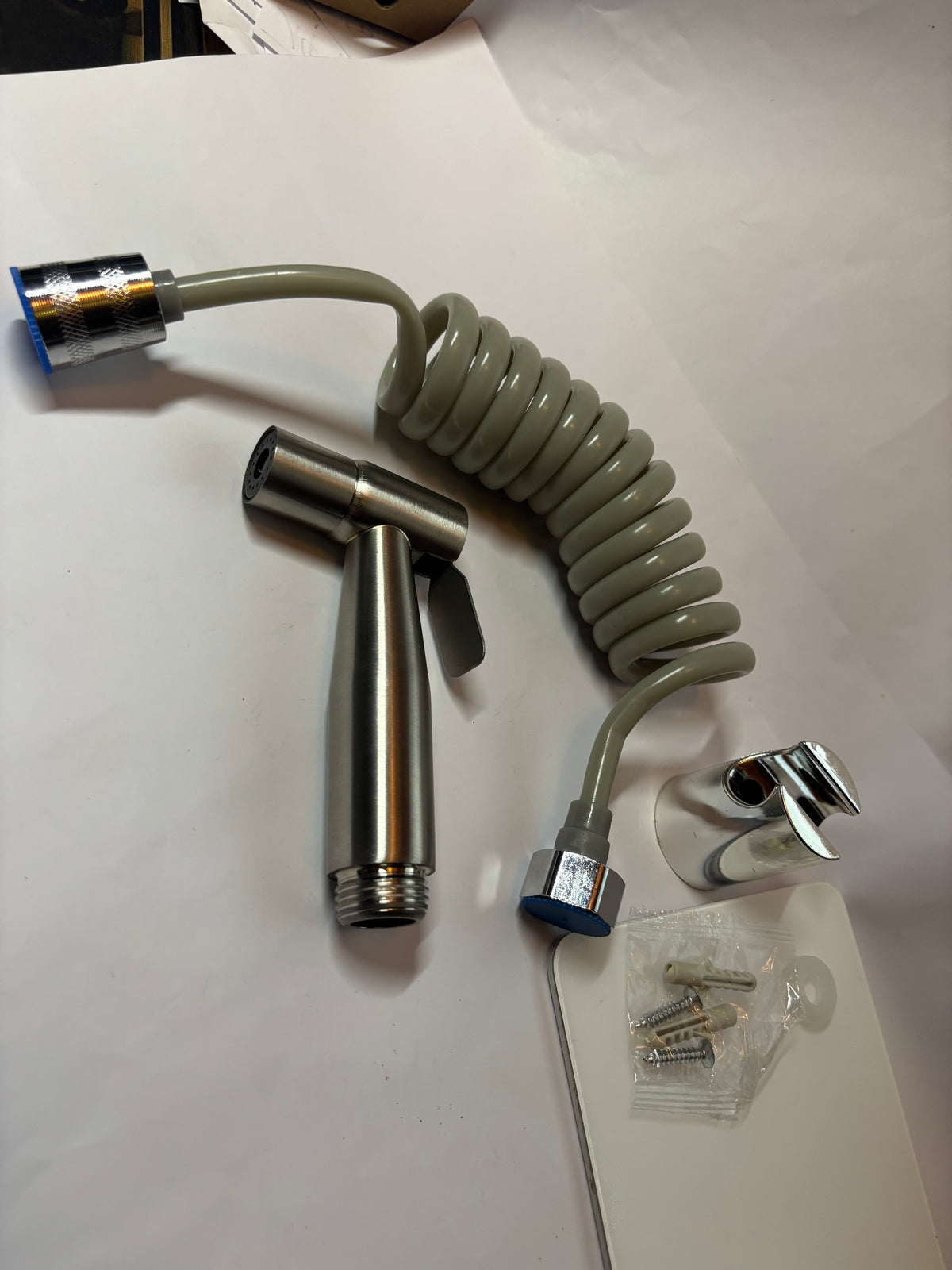 🚿 Douchette WC Pressurisée Grise – Hygiène, Nettoyage et Polyvalence !