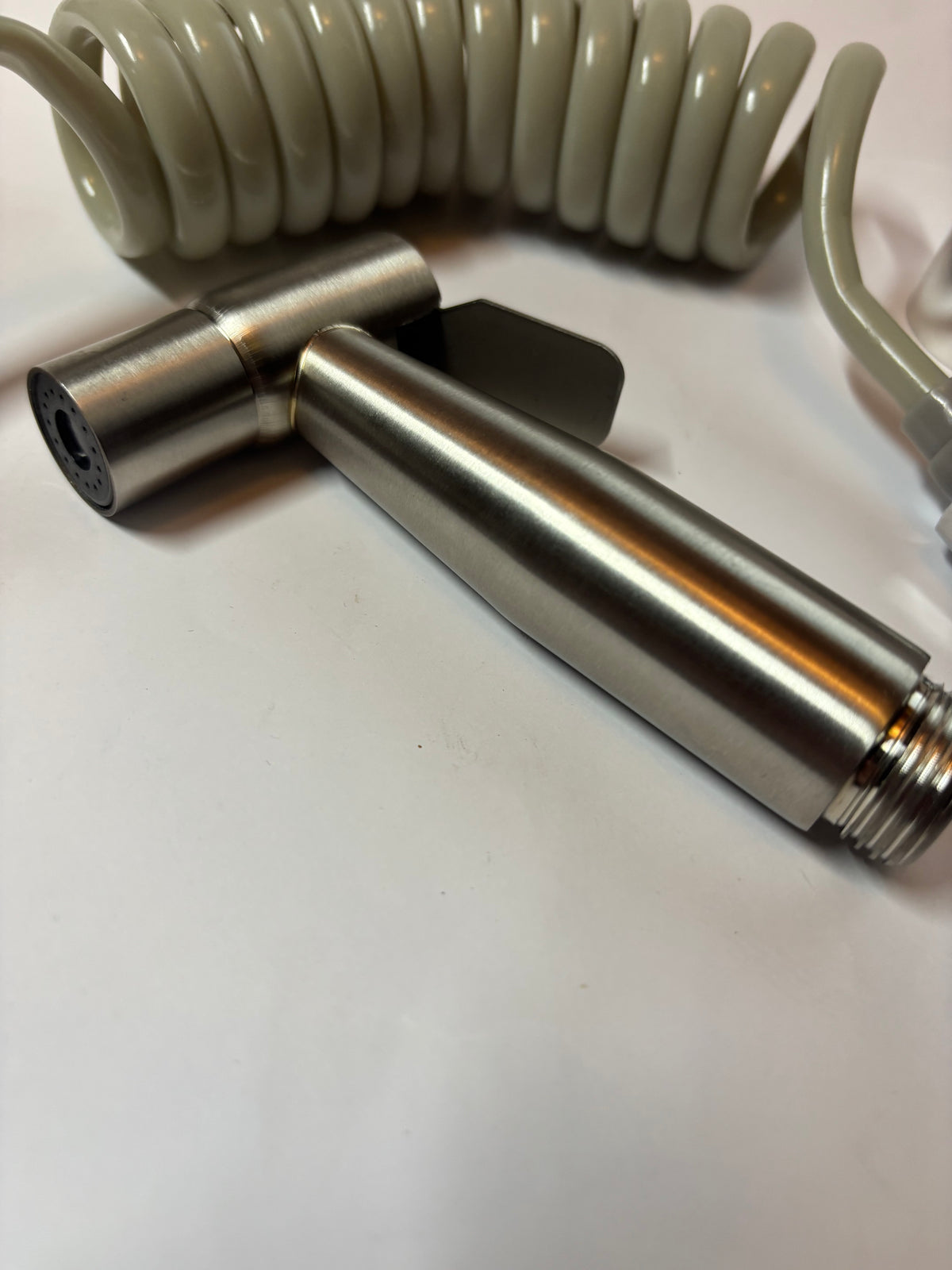 🚿 Douchette WC Pressurisée Grise – Hygiène, Nettoyage et Polyvalence !