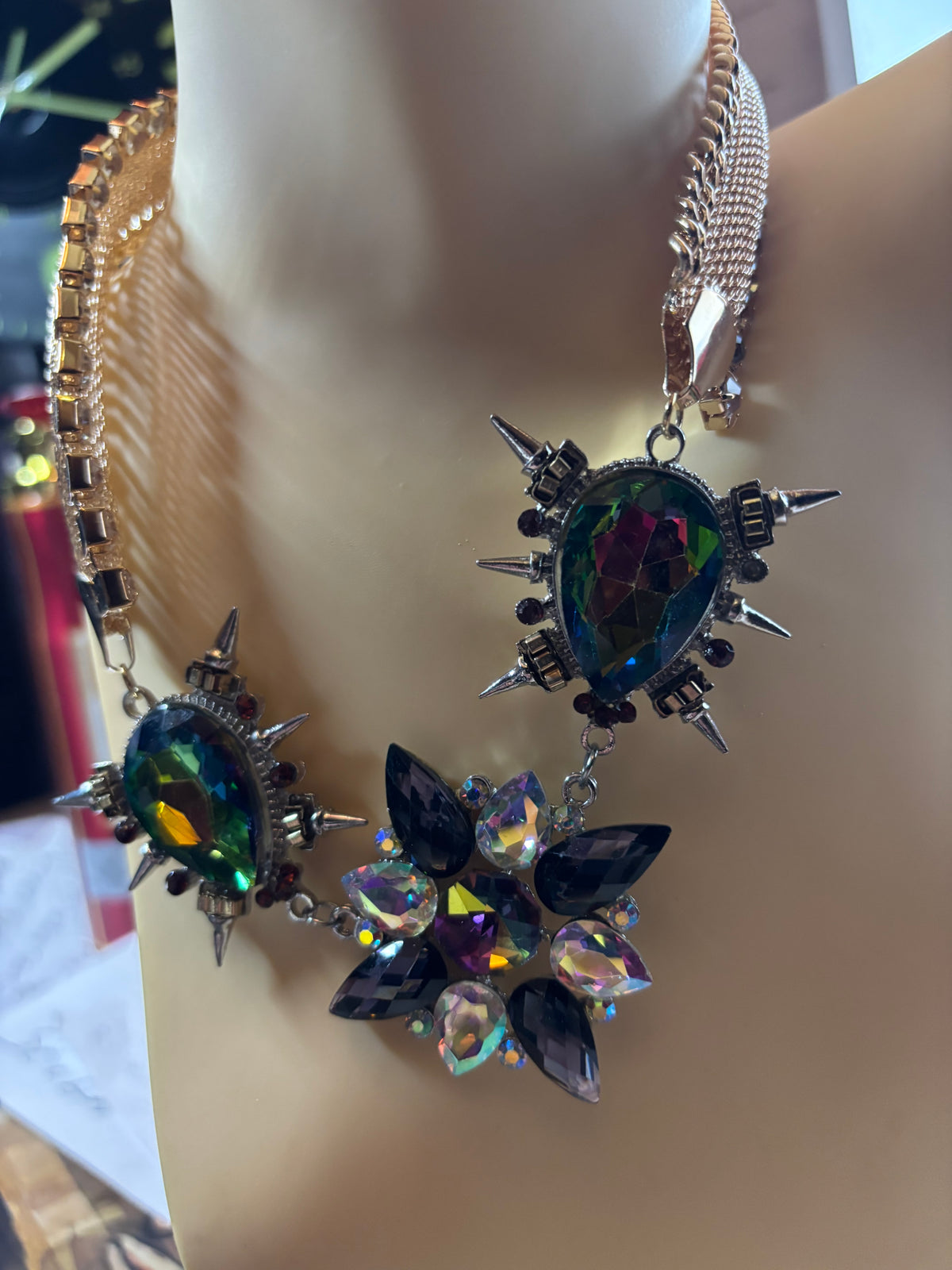 ✨ COLLIER FANTAISIE XXL – PIERRES IRISÉES &amp; MÉTAL DORÉ ROSÉ ✨