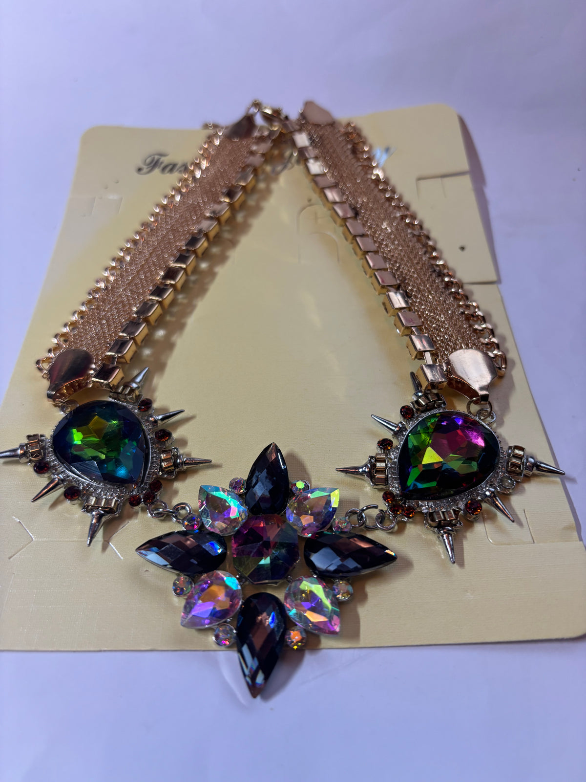 ✨ COLLIER FANTAISIE XXL – PIERRES IRISÉES &amp; MÉTAL DORÉ ROSÉ ✨