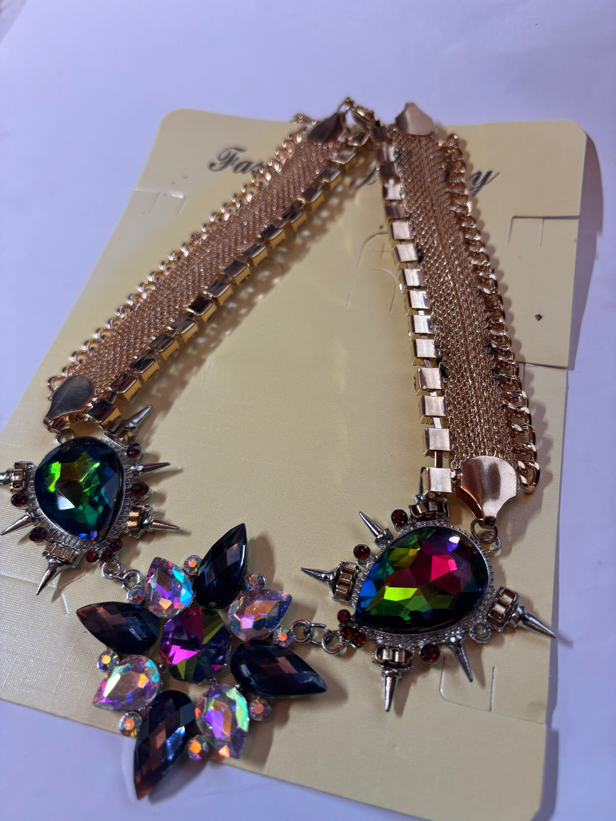 ✨ COLLIER FANTAISIE XXL – PIERRES IRISÉES &amp; MÉTAL DORÉ ROSÉ ✨