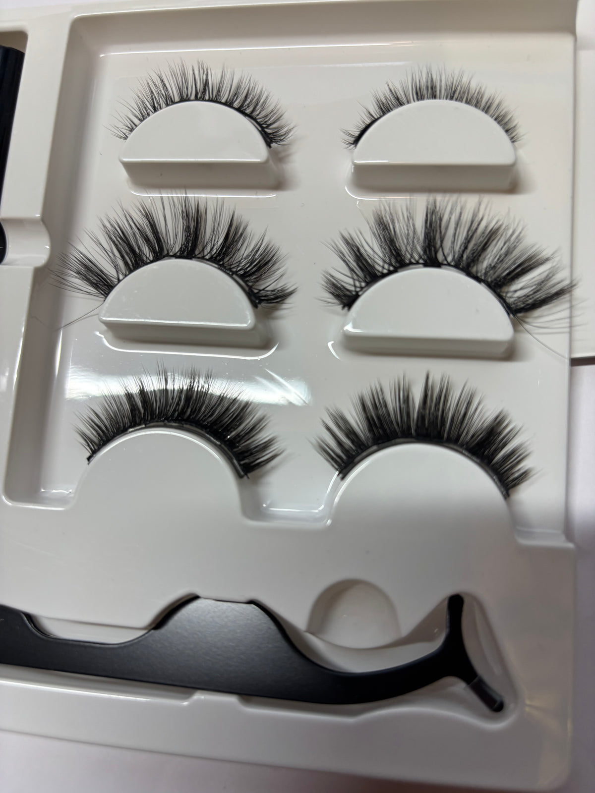 ✨ Lot de 2 coffrets de faux cils magnétiques avec eyeliner – 3 styles disponibles