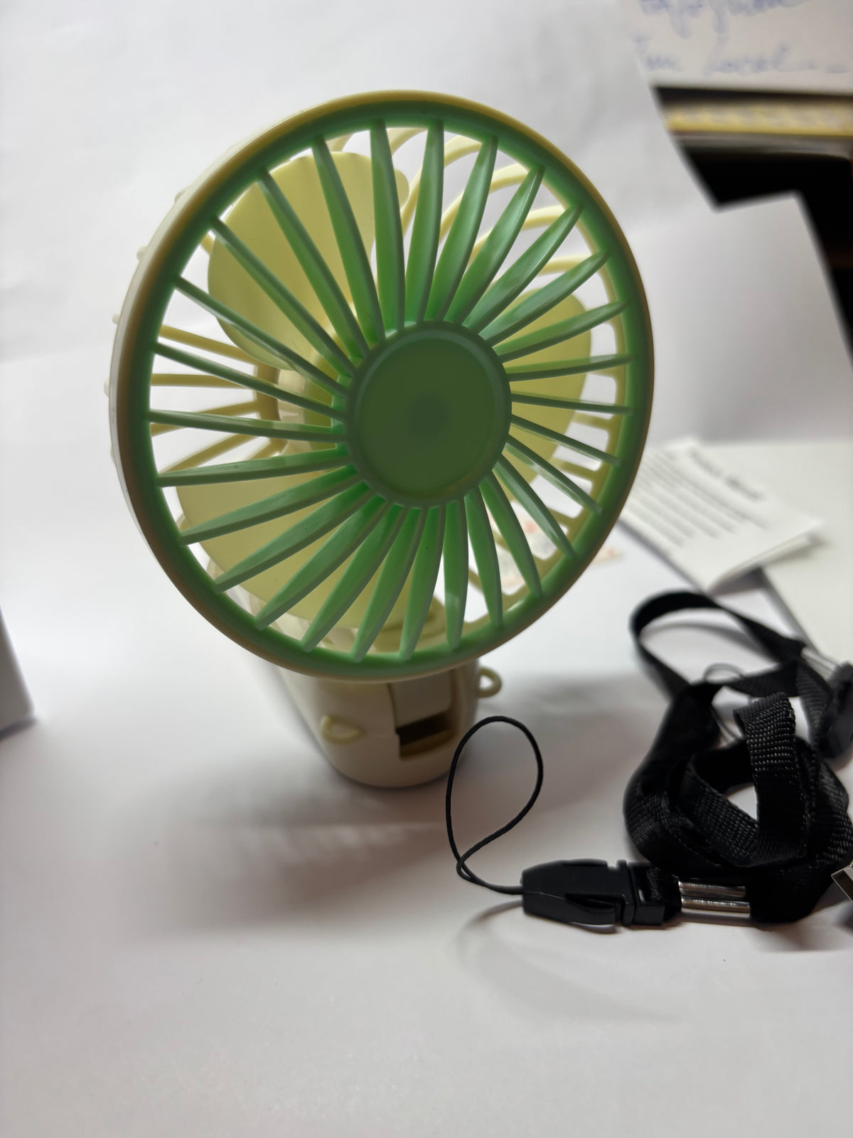 Ventilateur portable rechargeable USB-C STRHAGO Blanc