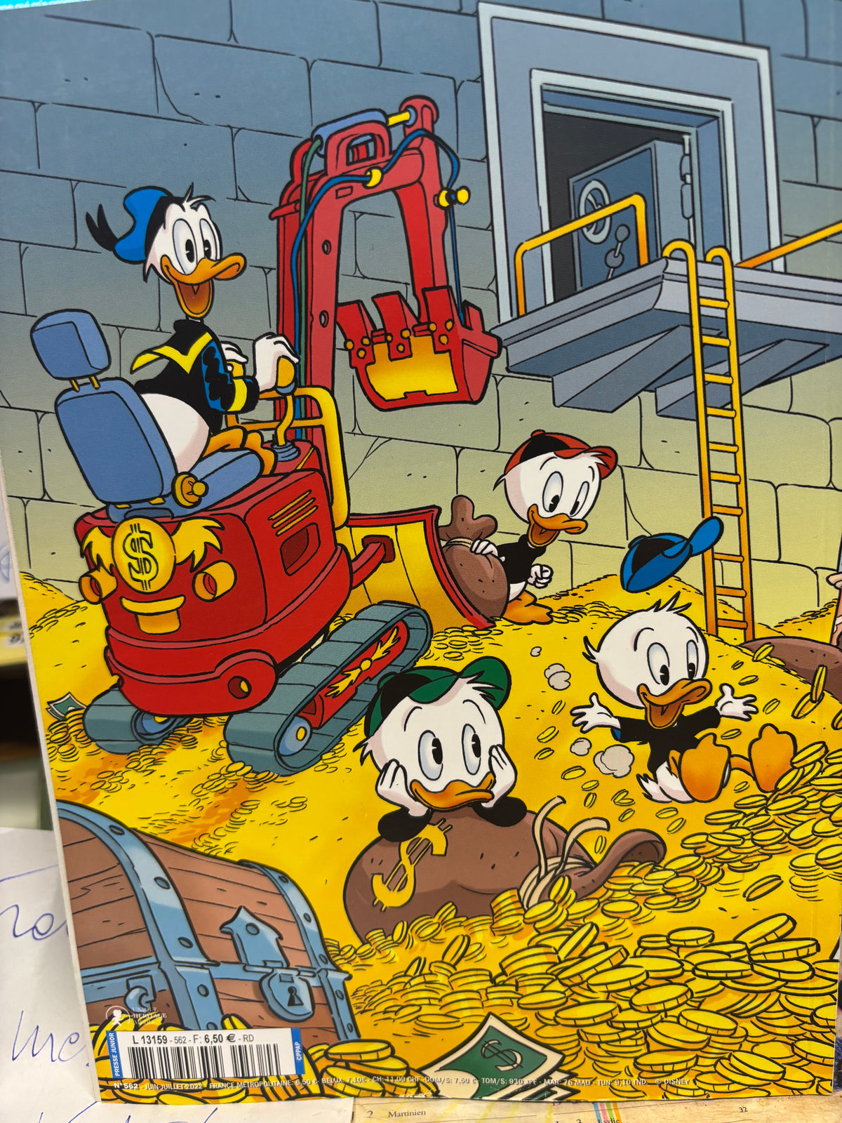 LOT DE 2 GROS ALBUMS PICSOU DISNEY – 415 PAGES DE BD TOUT EN COULEUR !