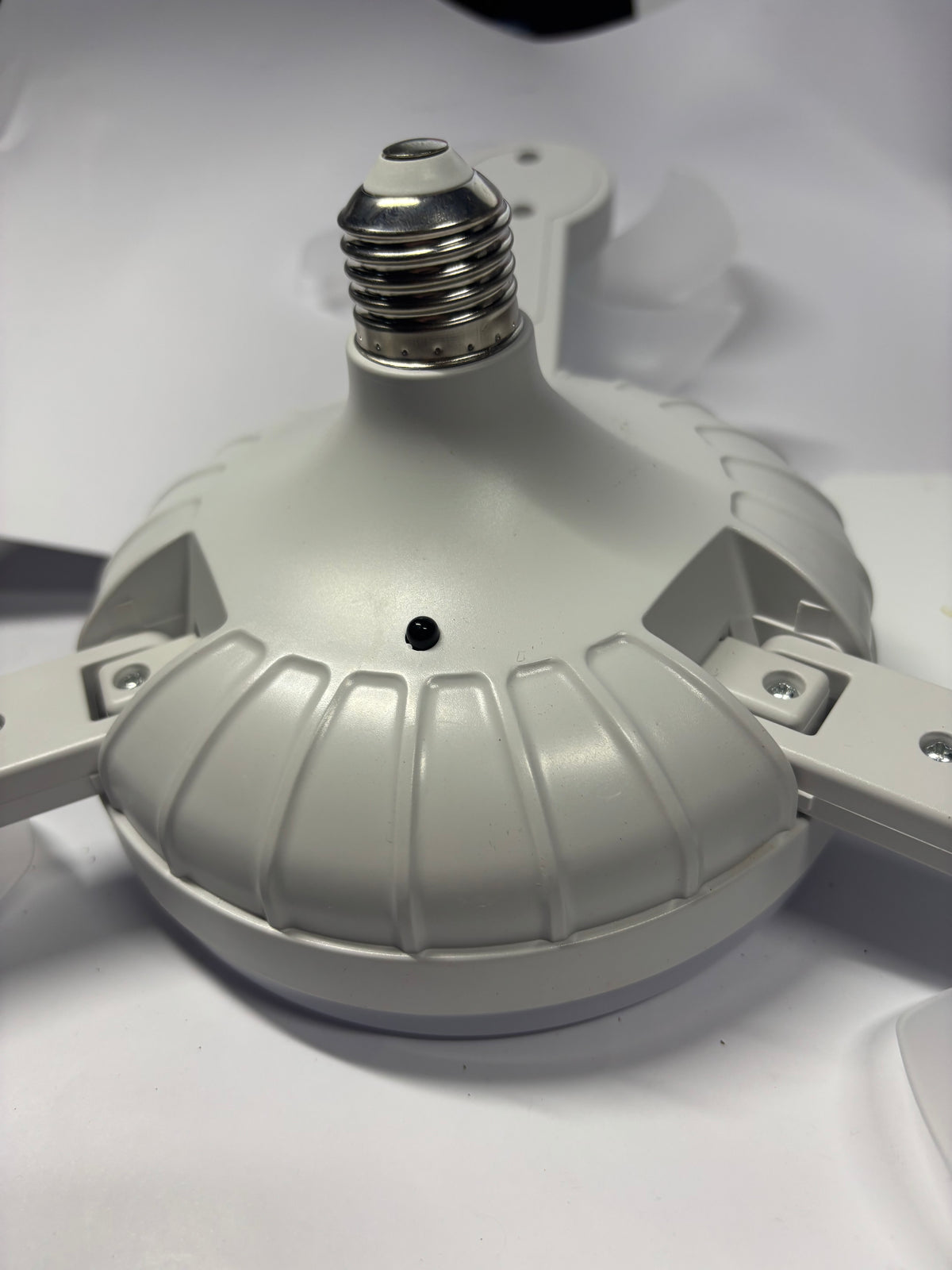 Ventilateur plafonnier LED E27 F3+ – 3 moteurs – 3 têtes orientables