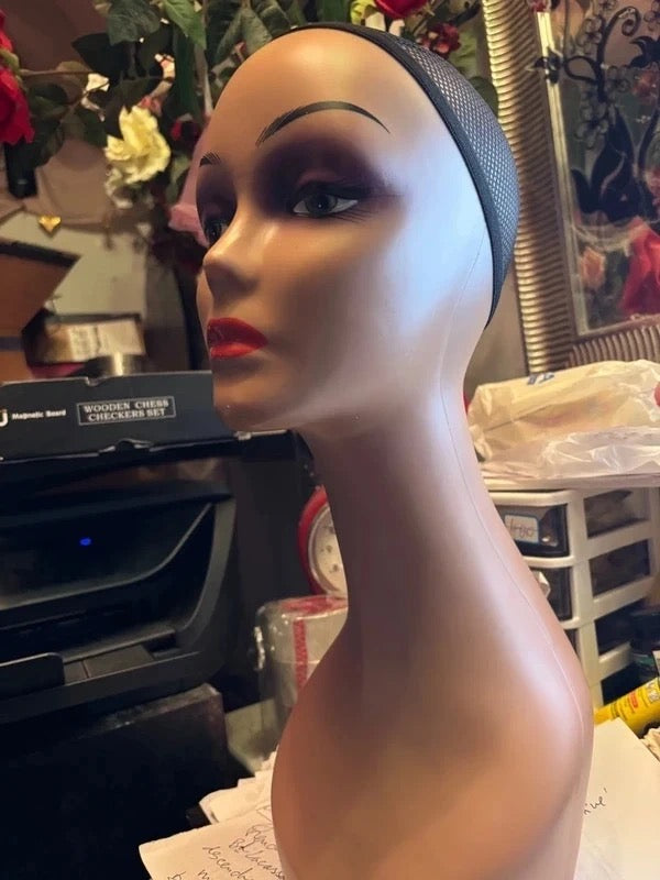 Tête de mannequin professionnelle - Teint hâlé - Taille 54
