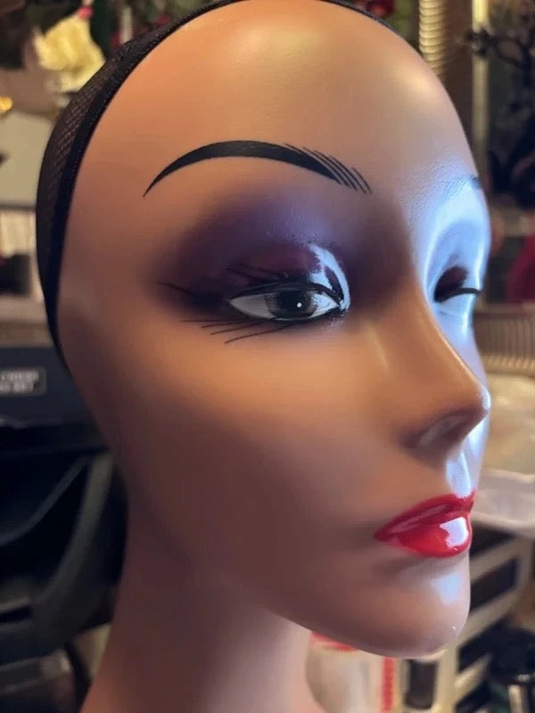 Tête de mannequin professionnelle - Teint hâlé - Taille 54