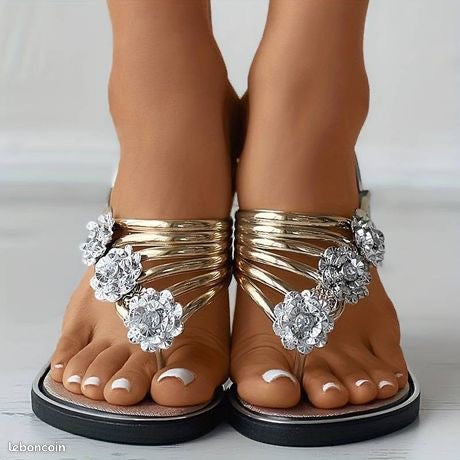 ✨ TONGS / SANDALES BIJOUX DORÉES – STYLE LUXE & ULTRA TENDANCE ✨