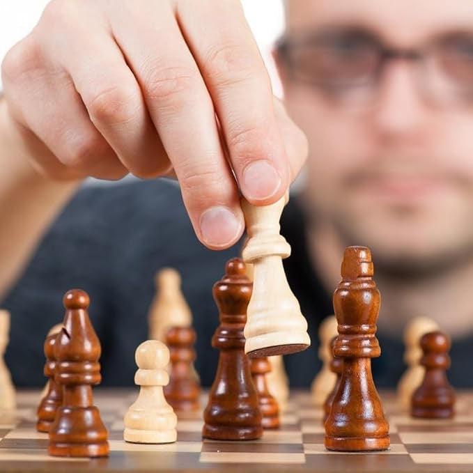 ÉCHECS EN BOIS MASSIF – STYLE STAUNTON CLASSIQUE