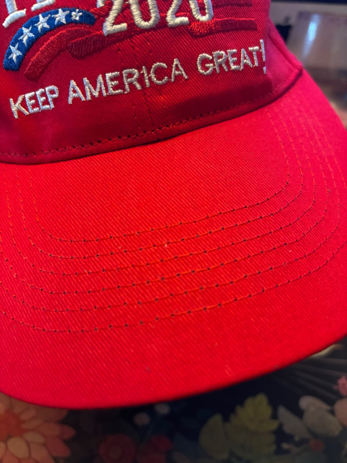 CASQUETTE ROUGE BRODÉE – STYLE AMÉRICAIN 🇺🇸