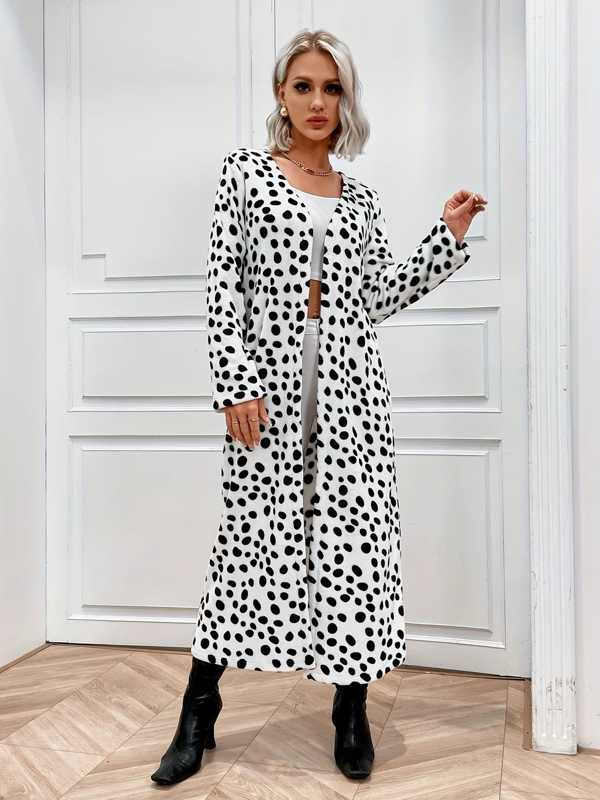 MANTEAU LONG NOIR/ BLANC STYLE DALMATIEN –