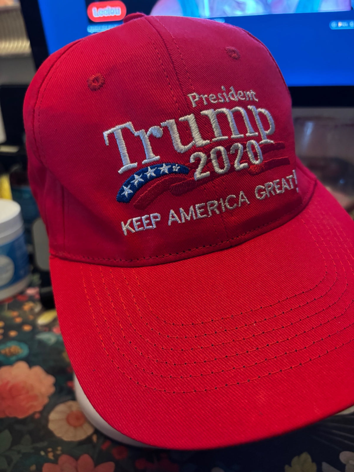 CASQUETTE ROUGE BRODÉE – STYLE AMÉRICAIN 🇺🇸