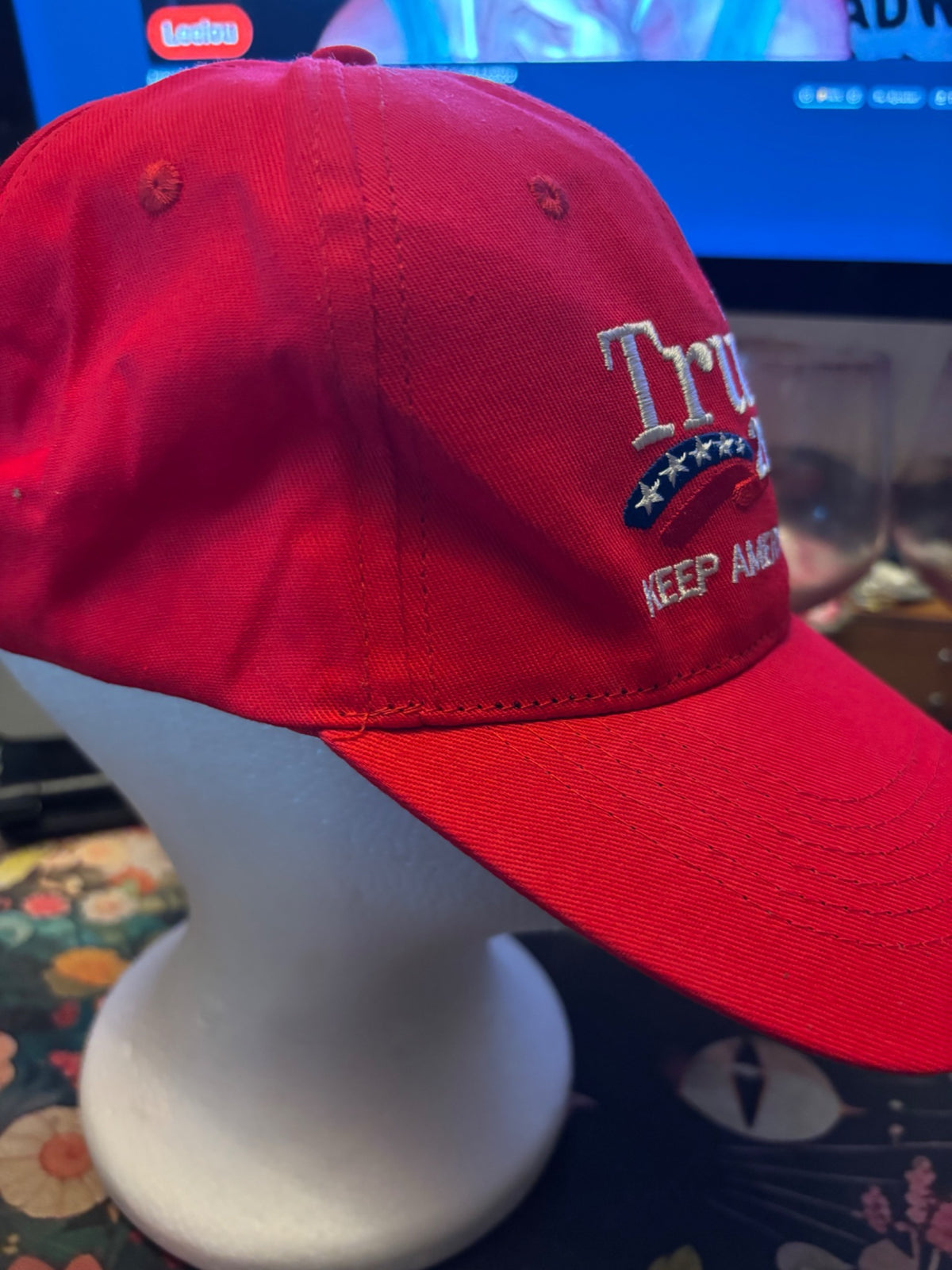 CASQUETTE ROUGE BRODÉE – STYLE AMÉRICAIN 🇺🇸