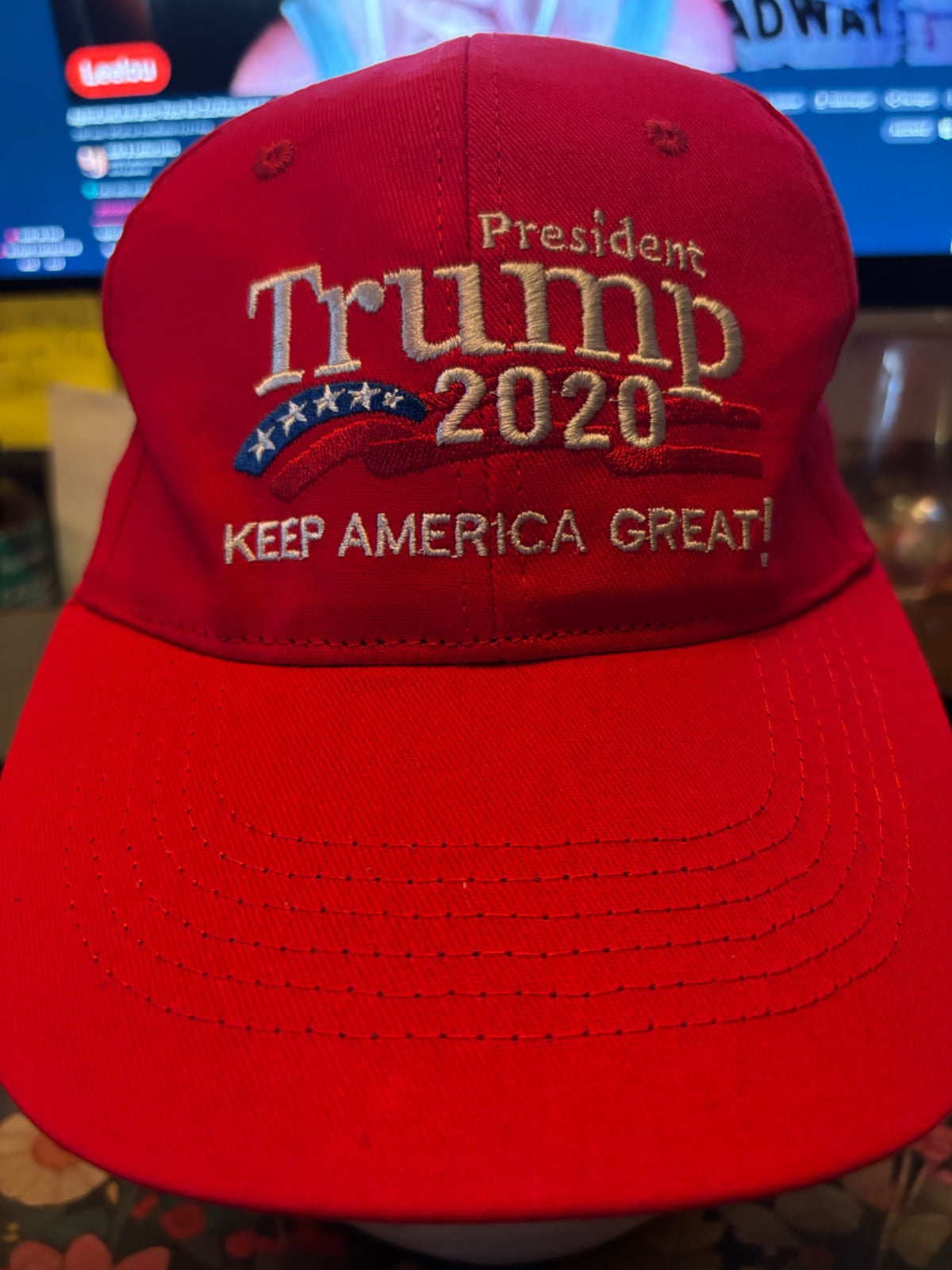 CASQUETTE ROUGE BRODÉE – STYLE AMÉRICAIN 🇺🇸