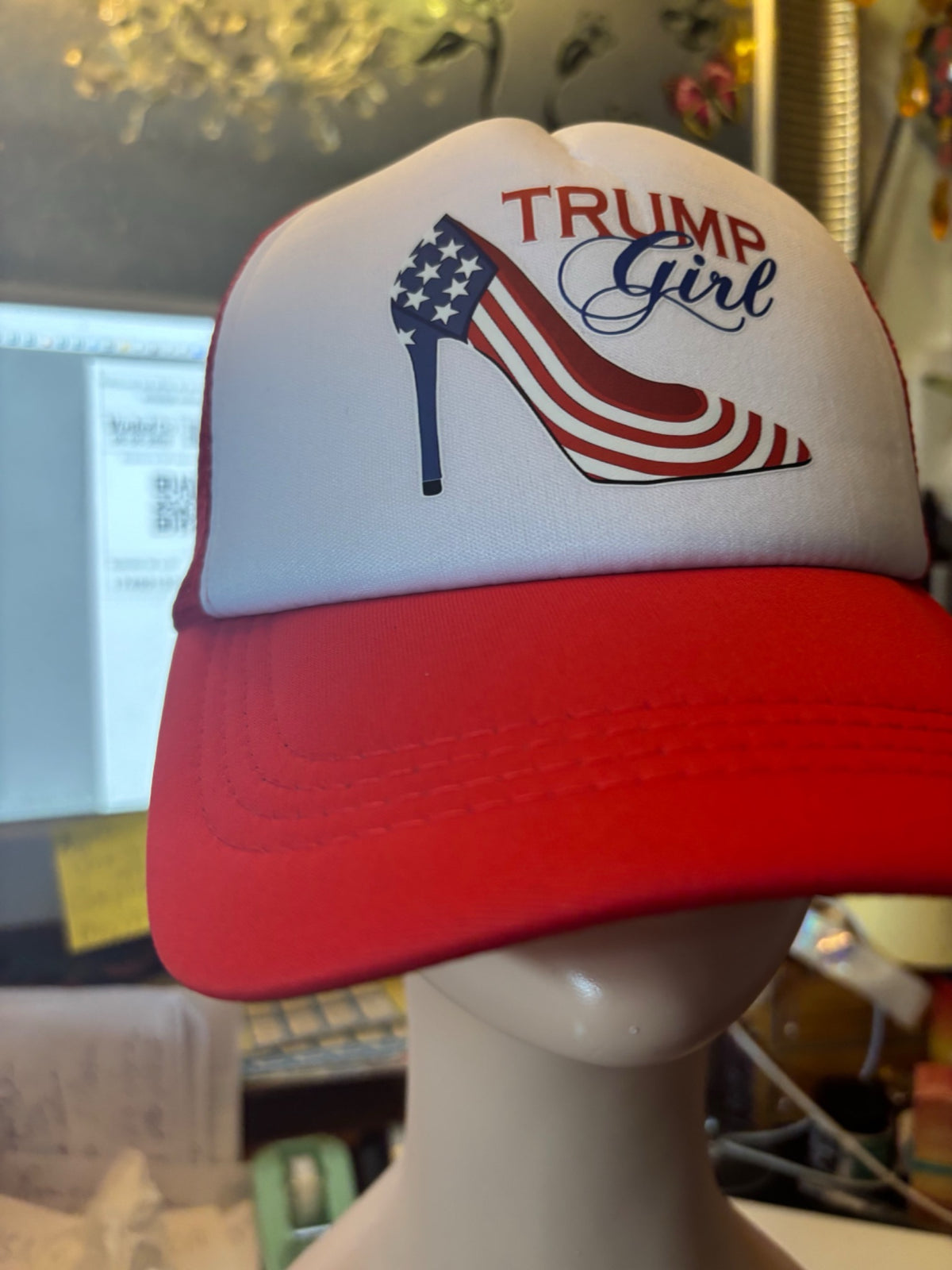 CASQUETTE "TRUMP GIRL" ROUGE & BLANCHE – ÉDITION ORIGINALE 🇺🇸