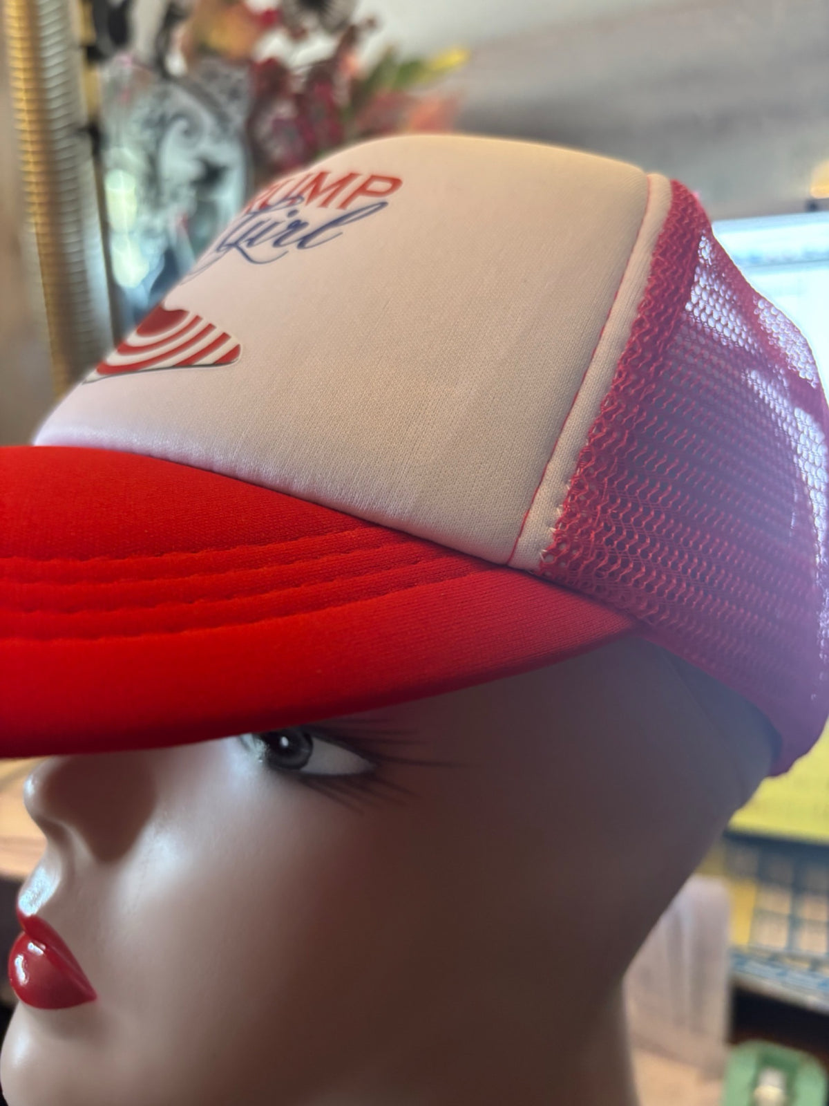 CASQUETTE "TRUMP GIRL" ROUGE & BLANCHE – ÉDITION ORIGINALE 🇺🇸