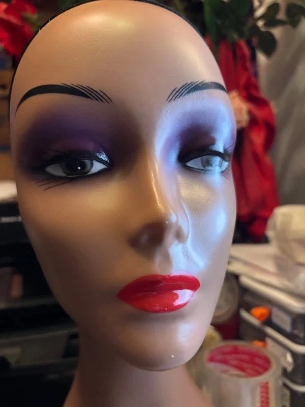 Tête de mannequin professionnelle - Teint hâlé - Taille 54