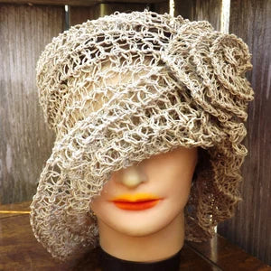 Bonnet Tressé Main – Création Artisanale Unique